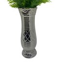 Ver imagem 2 de Vaso alto luxo com trabalhado prata e planta artificial