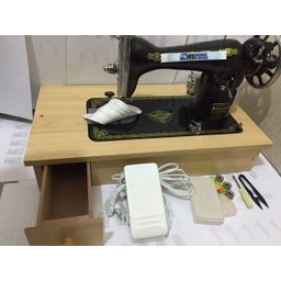 Máquina de costura Semi-industrial pretinha com gaveta - 1