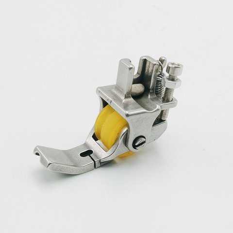 Calcador Vivo Esquerda com Rodízio Nylon para Reta Df-60580 1/4 - Sun Special