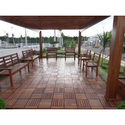 Deck de Madeira Modular com Base Plástica 6 Ripas 30x30 Kit 24 Peças (2m²) - 10