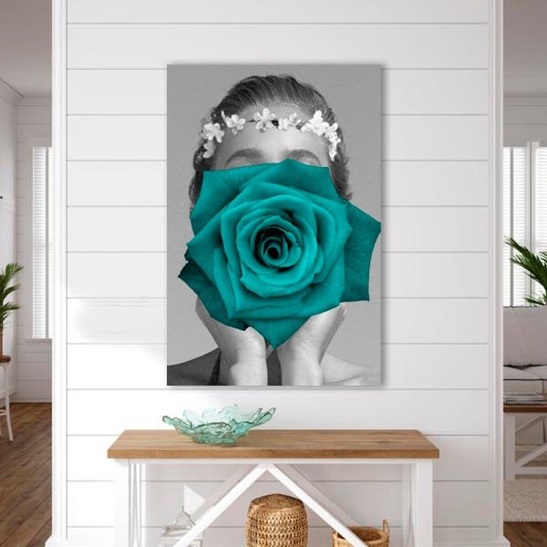 Quadro Decorativo Mulher Com Rosa Azul - 3