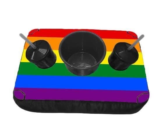 Almofada Bandeja Pipoca Balde e Copo Suede Macio e Madeira Personalizado - Bandeira LGBT - 2 Copos - 2