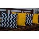 Ver imagem 1 de Kit 4 Capas de Almofadas 45x45 Chevron Amarelo