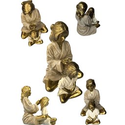 Estatua Carinho e Amor Mãe Penteando Cabelo Filha Laços entre Mãe e Filha - 2