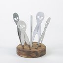 Ver imagem 2 de Kit 4 Garfos Petisco Frios Inox Caveira + Base Madeira Teca