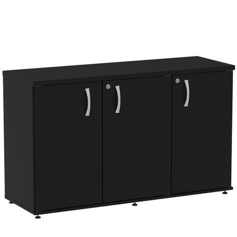 Armário Baixo Credenza PE25 Pandin 121,50 cm (largura) em MDP Cor Liso Preto com Três Portas