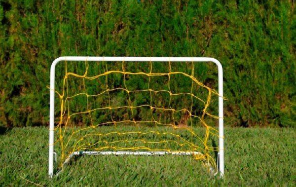 Mini Trave de Metal para Futebol - 1