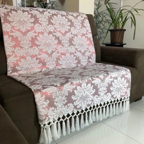 Manta Para Sofá em Tecido Jacquard Luxo Medalhão Rosê Gold 190x140cm