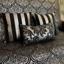 Ver imagem 4 de Kit Manta Arabesco, 2 Capas de Almofada e 1 Almofada Retangular Luxo Preto e Prata 45cmx45cm