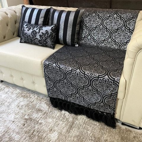 Kit Manta Arabesco, 2 Capas de Almofada e 1 Almofada Retangular Luxo Preto e Prata 45cmx45cm