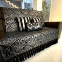 Ver imagem 3 de Kit Manta Arabesco, 2 Capas de Almofada e 1 Almofada Retangular Luxo Preto e Prata 45cmx45cm
