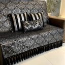 Ver imagem 2 de Kit Manta Arabesco, 2 Capas de Almofada e 1 Almofada Retangular Luxo Preto e Prata 45cmx45cm