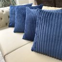 Ver imagem 2 de Capa de Almofada Flanel Pelúcia Azul Royal 45x45cm