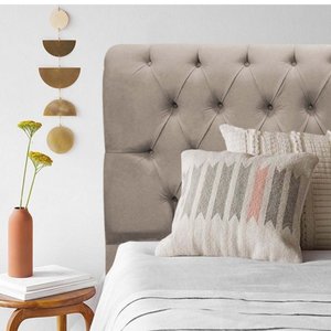 Cabeceira Estofada Capitonê Livia 100cm Solteiro para Cama Box Suede Bege - Gat Magazine