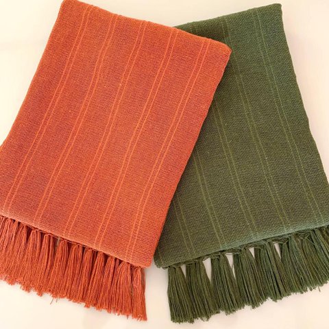 Kit com 2 Mantas Quadriculada para Sofá e Camas Verde Oliva e Terracota Xale 1,20x1,80 M Artesanato