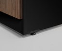 Ver imagem 2 de Armário Baixo para Escritório Credenza 1,20 com 2 Portas, Nichos Web40 Preto/Ameixa