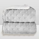 Ver imagem 2 de Cobertor Plush com Sherpa Hearts Cinza Laco com . de Art. de Cama Mesa e Banho