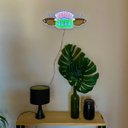 Ver imagem 4 de Luminária Central Perk Série Friends Abajur Parede 46cm