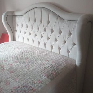 Kit Cabeceira para Cama King 195 cm Monaco e Recamier Veneza com Tachas - Linho Areia