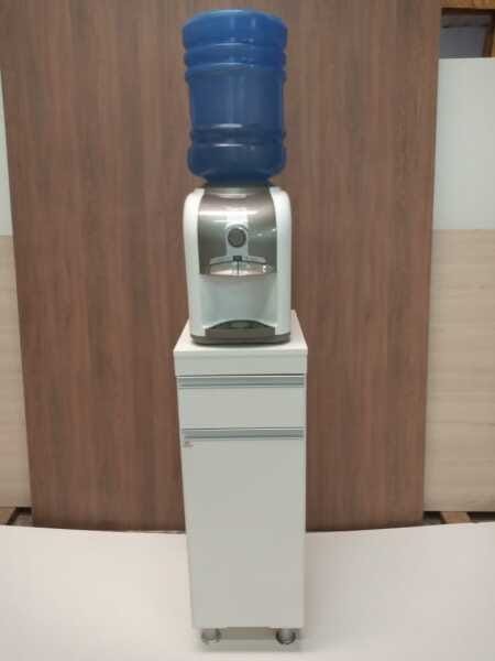 Balcão multi uso e suporte garrafão de água e bebedouro