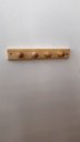 Ver imagem 1 de Cabideiro de Parede Madeira Pinus Natural 4 Ganchos – Ideal para Quarto, Banheiro, Hall e Entrada