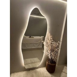 Espelho Grande Corpo Inteiro Lapidado Orgânico Decorativo 115x60cm Luxo com Led Fria 6500k - 2