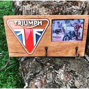 Porta Casacos Triumph