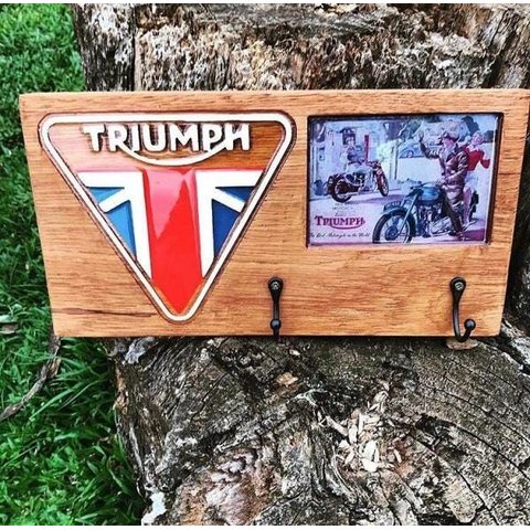 Porta Casacos Triumph