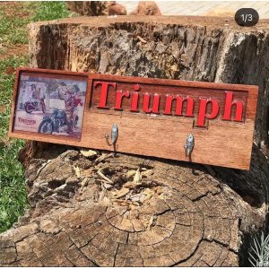 Porta casacos TRIUMPH