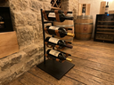 Ver imagem 4 de Adega de Mesa Suporte Para 4 Garrafas Vinho Aço e Couro 58cm