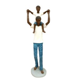 Escultura Estatueta Pai Filho Negros Resina Mabruk Express - 5