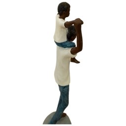 Escultura Estatueta Pai Filho Negros Resina Mabruk Express - 2