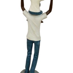 Escultura Estatueta Pai Filho Negros Resina Mabruk Express - 4