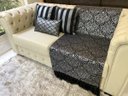 Ver imagem 7 de Kit Manta Arabesco, 2 Capas de Almofada e 1 Almofada Retangular Luxo Preto e Prata 45x45cm