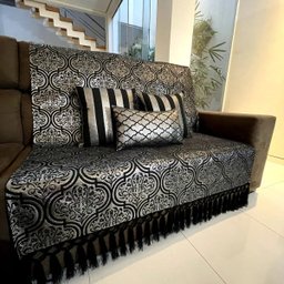 Kit Manta Arabesco, 2 Capas de Almofada e 1 Almofada Retangular Luxo Preto e Prata 45x45cm - 3