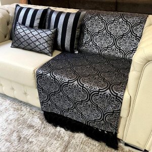 Kit Manta Arabesco, 2 Capas de Almofada e 1 Almofada Retangular Luxo Preto e Prata 45x45cm