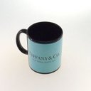 Ver imagem 1 de CANECA DE POLÍMERO PRETA TIFFANY & CO.
