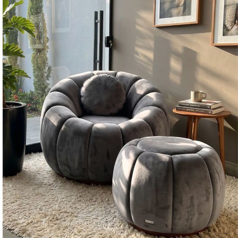 Kit Poltrona Decorativa c/Puff e Almofada Concha Veludo Cinza - Montanaris Decor