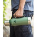 Ver imagem 3 de GARRAFA TÉRMICA CLASSIC HAMMERTONE GREEN 940ML STANLEY 8072