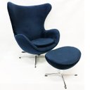 Ver imagem 1 de Poltrona EGG com puff tecido veludo azul marinho base alumínio com relax - Poltronas do Sul