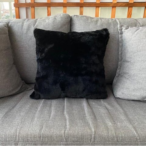 Capa Almofada Pelúcia Paris Pelo Baixo 40x40cm Antialérgica: Preto