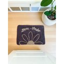 Ver imagem 1 de Tapete Frufru Bem-vindo Floral Marrom com Dourado Antiderrapante Lavável na Máquina 70x50