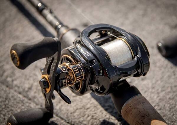 Carretilha Abu Garcia Revo4 Premier - Manivela Esquerda - 7