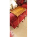 Ver imagem 1 de Apoio lateral sofá bandeja sem espelho porta copos base metal decoração de sala - MADEIRA / BRONZE