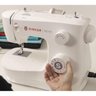 Máquina de Costura Doméstica Singer 8 Pontos M2405 127V - 5