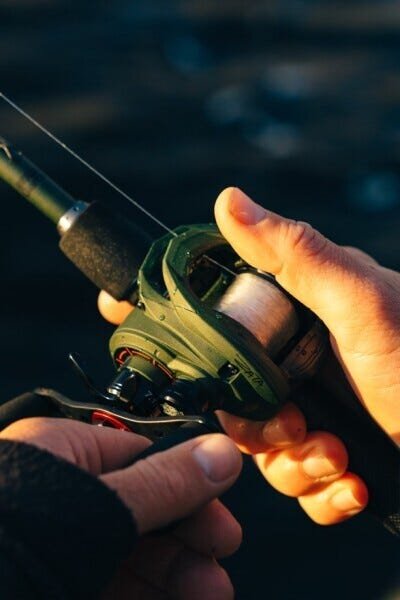 Carretilha Abu Garcia Revo Zata - Manivela Direita - 4