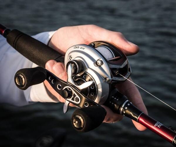 Carretilha Abu Garcia Revo3 STX - Manivela Direita - 5