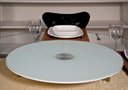 Ver imagem 2 de Prato giratório centro de mesa em vidro off-white e inox 70cm
