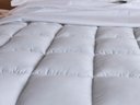 Ver imagem 2 de Pillow Top King 100% Fibra Siliconada 1600g/m² - Tecido Percal Algodão - Muito Mais Conforto
