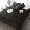 Ver imagem 1 de JOGO DE CAMA CASAL COMUM 6 PEÇAS COM EDREDOM PELÚCIA PRETO